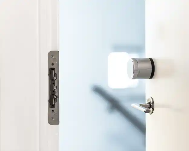enkel installasjon av elektronisk dørlås enkel installasjon av elektronisk dørlås